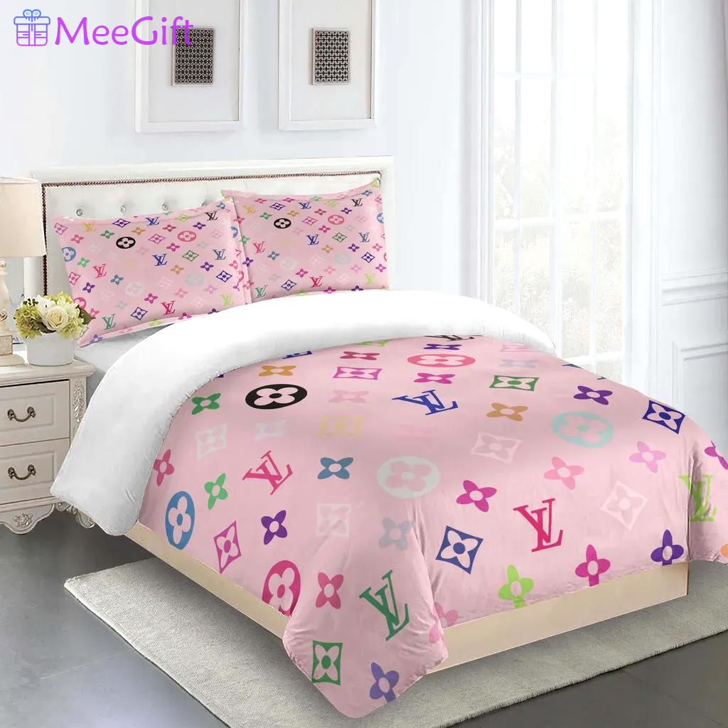 Louis vuitton fashion logo limited luxury brand bedding sets, bedroom decor , thanksgiving decorations for home 10 best luxury bed sets gift thankgivings and christmas Bedding Sets
