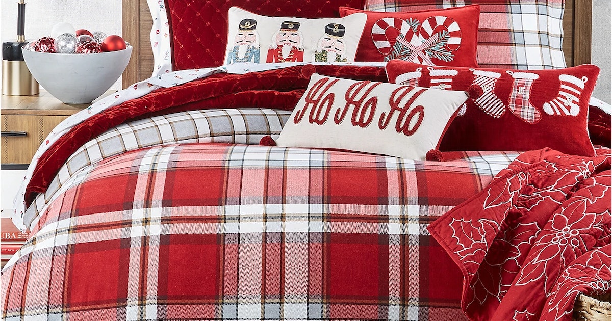 The king size christmas quilt a modern twist on an old holiday tradition