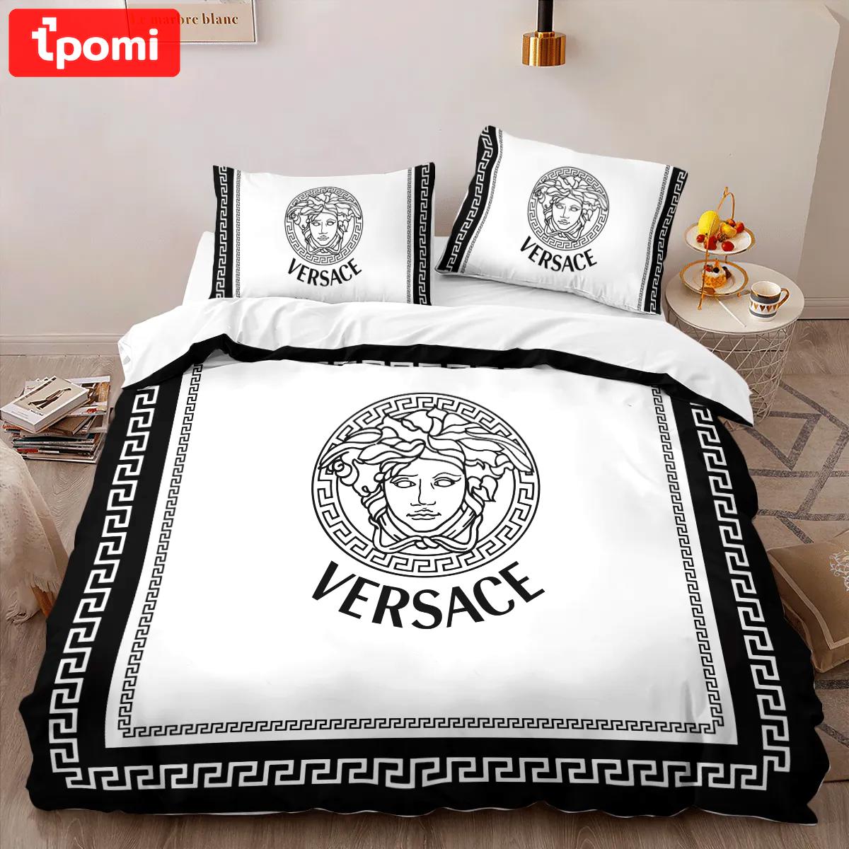 Versace white black limited edition luxury brand high-end bedding sets lv, bedroom decor , thanksgiving decorations for home best luxury bed sets gift thankgivings and christmas Bedding Sets