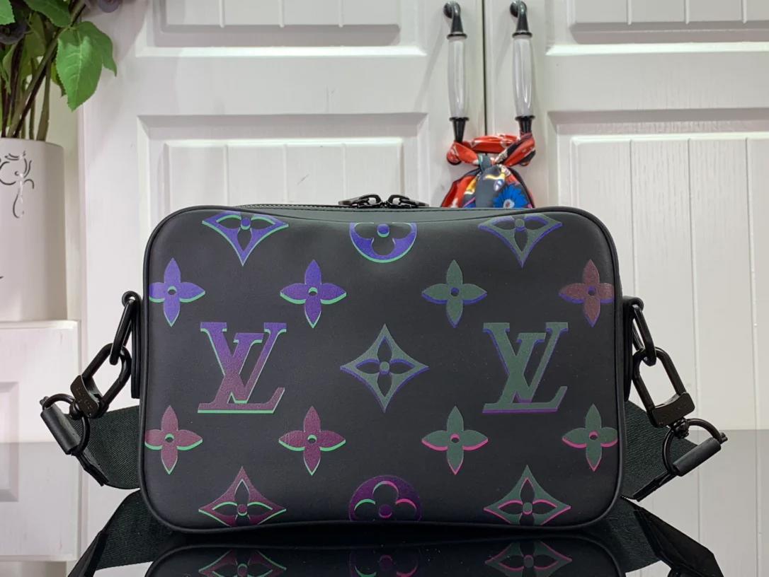 Chic and timeless: louis vuitton handbags unveiled - 1204