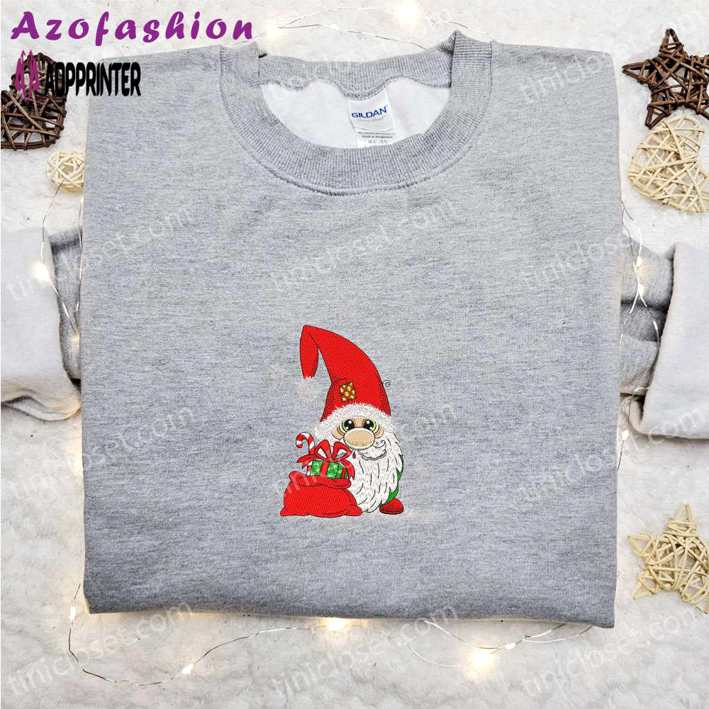 Christmas gift ideas: gnome with gift bag t-shirt & hoodie – cute & best family presents Embroidered Shirt