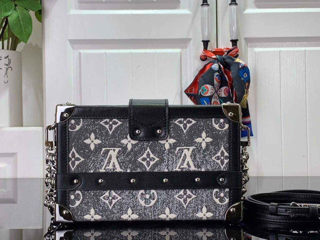 Dive into opulence: louis vuitton handbags collection - 1202