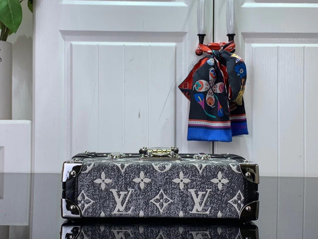 Dive into opulence: louis vuitton handbags collection - 1202