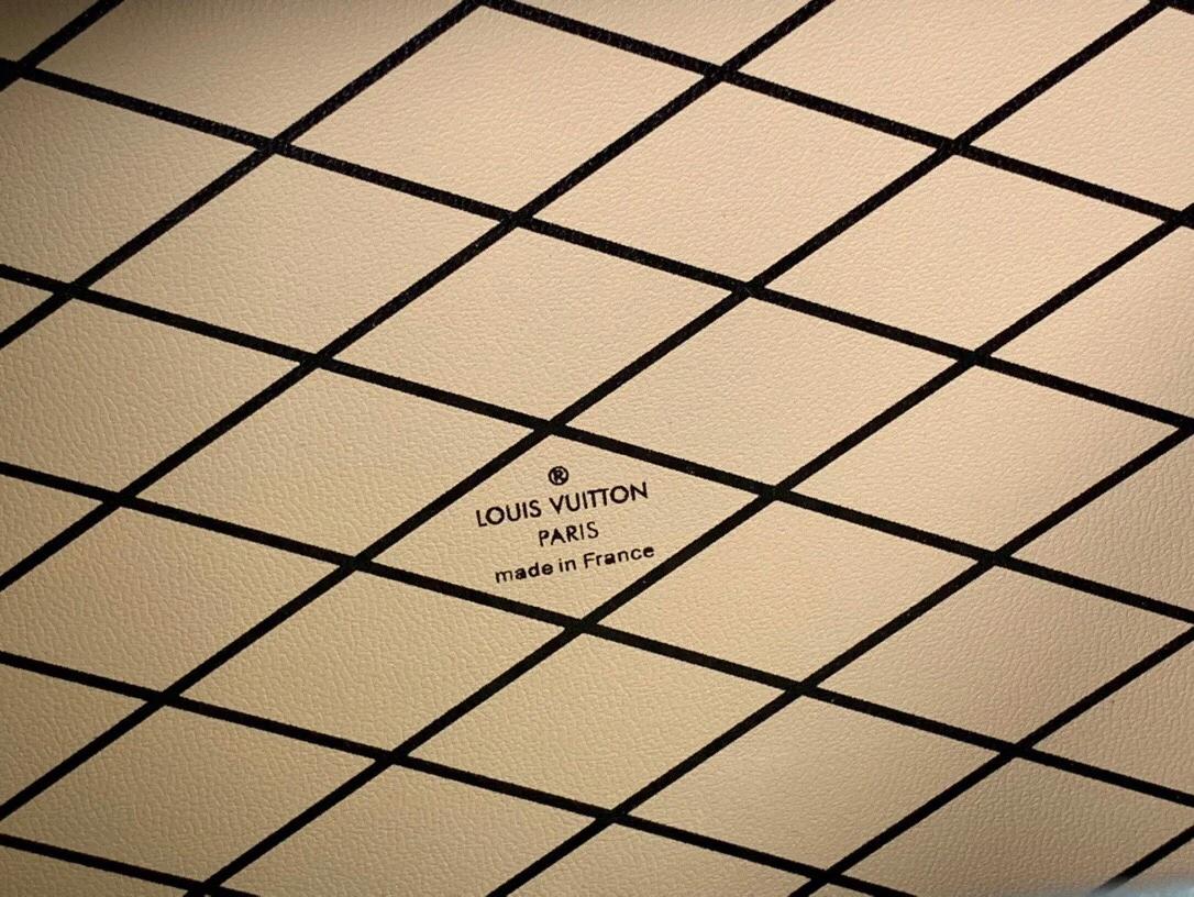 Dive into opulence: louis vuitton handbags collection - 1202