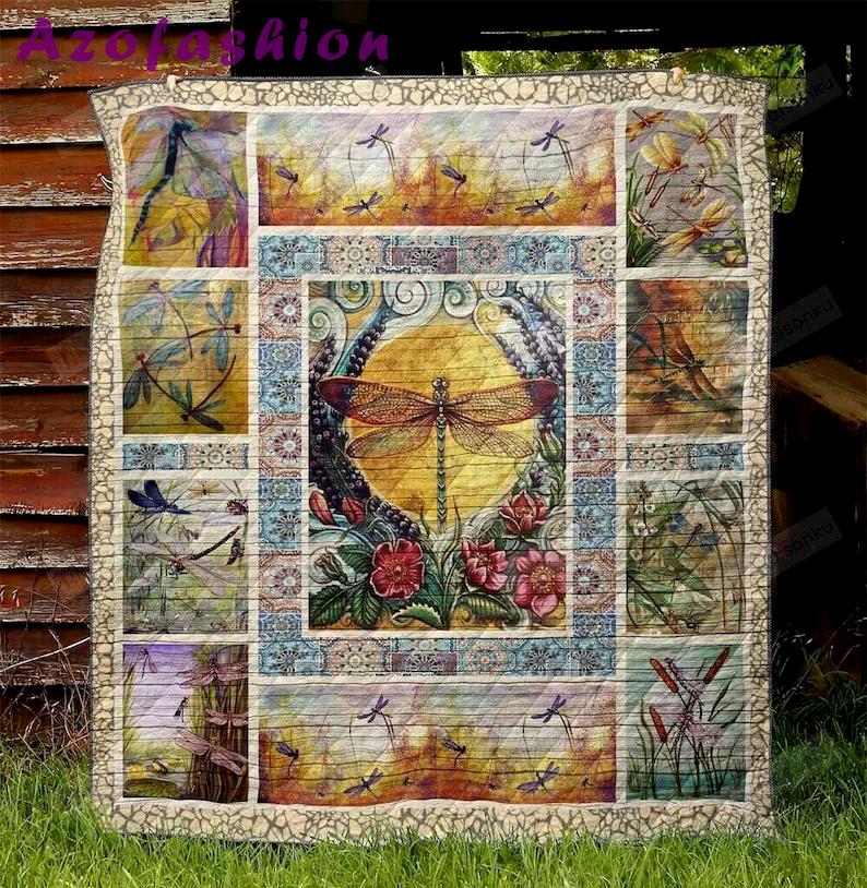 Dragonfly on the ground geometric pattern quilt blanket great customized blanket gifts for birthday christmas thanksgiving Quilt Blanket