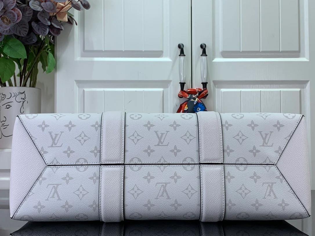 Louis vuitton bags: where fashion meets sophistication - 1207