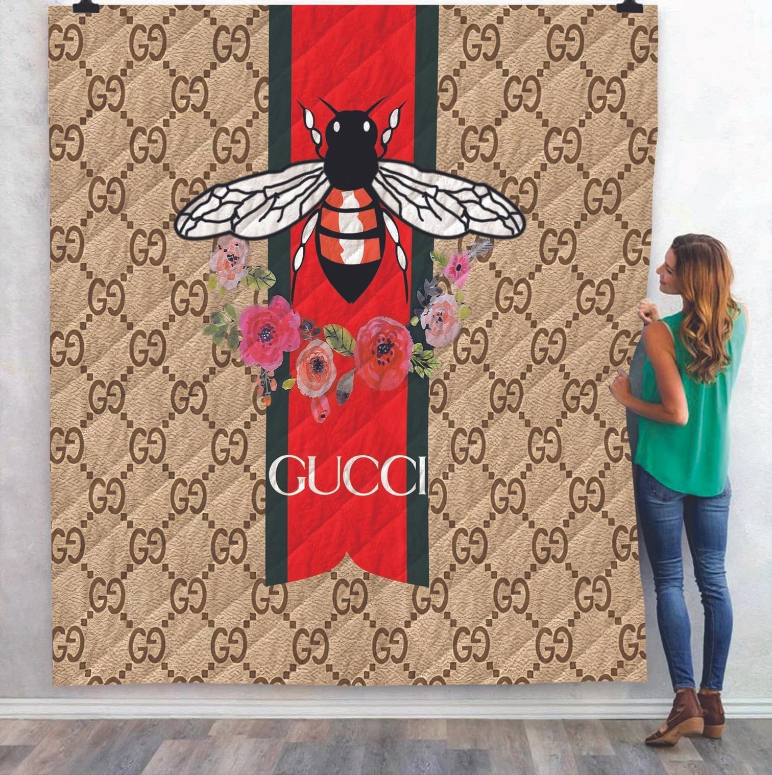 Gucci bee fashion luxury brand premium blanket fleece home decor 156 Blanket Fleece