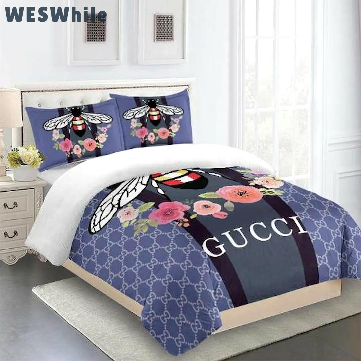 Gucci bee luxury brand high-end bedding sets, bedroom decor , thanksgiving decorations for home best luxury bed sets gift thankgivings and christmas Bedding Sets