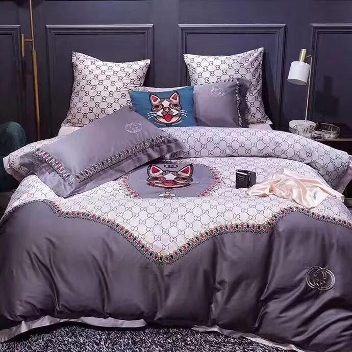 Gucci cat logo type 713 Bedding Sets covers bed linen sheets luxury ideas hyperbeast Bedroom duvet blankets bedspread home decor premium fashion brand bedclothes