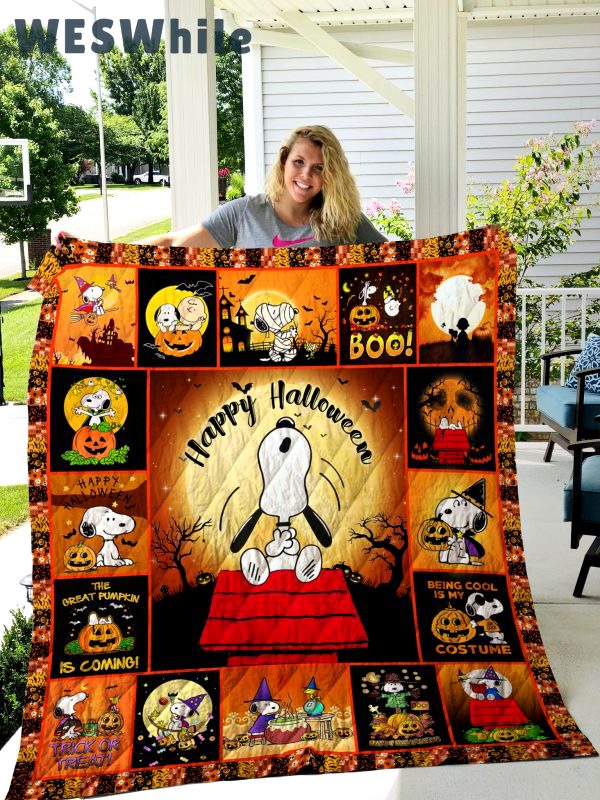 Halloween decorations snoopy halloween quilt blanket ver 2 Quilt Blanket