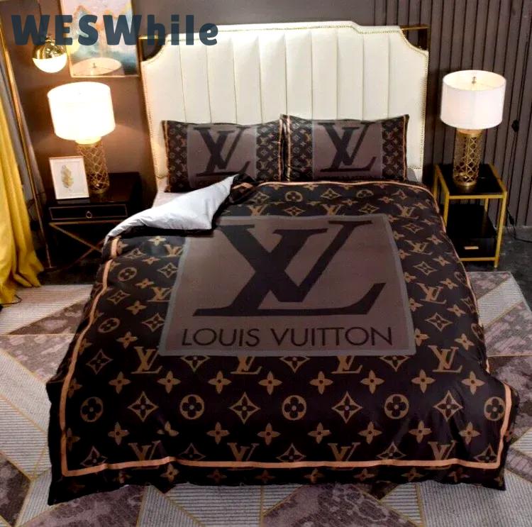 Louis vuitton logo hot luxury brand bedding sets bedspread duvet cover set, bedroom decor , thanksgiving decorations for home best luxury bed sets gift thankgivings and christmas Bedding Sets