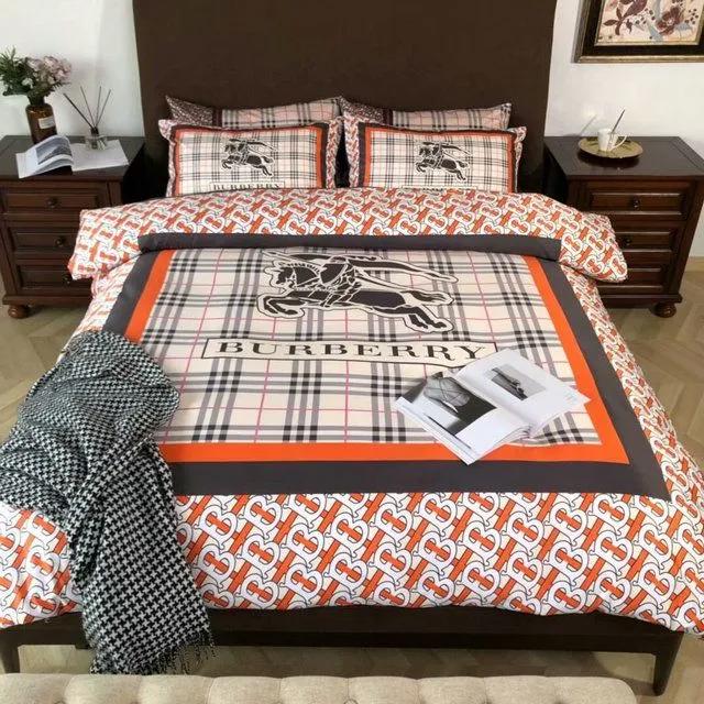Burberry fashion new bedding sets quilt sets duvet cover luxury brand bedding decor bedroom sets best luxury bed sets gift thankgivings and christmas Bedding Sets
