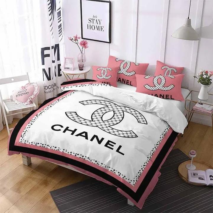 Chanel printed bedding sets quilt sets duvet cover luxury brand bedding decor bedroom sets best luxury bed sets gift thankgivings and christmas Bedding Sets