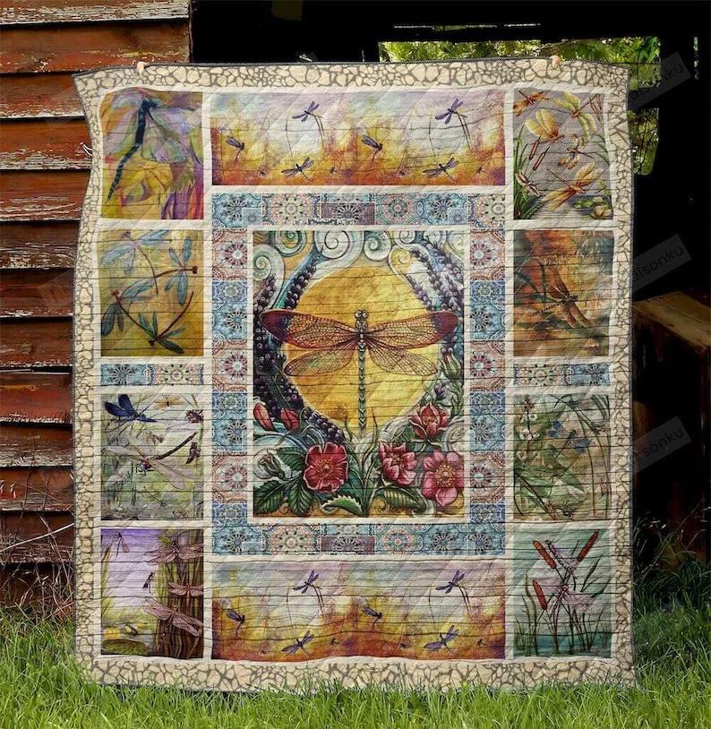 Dragonfly on the ground geometric pattern quilt blanket great customized blanket gifts for birthday christmas thanksgiving Quilt Blanket