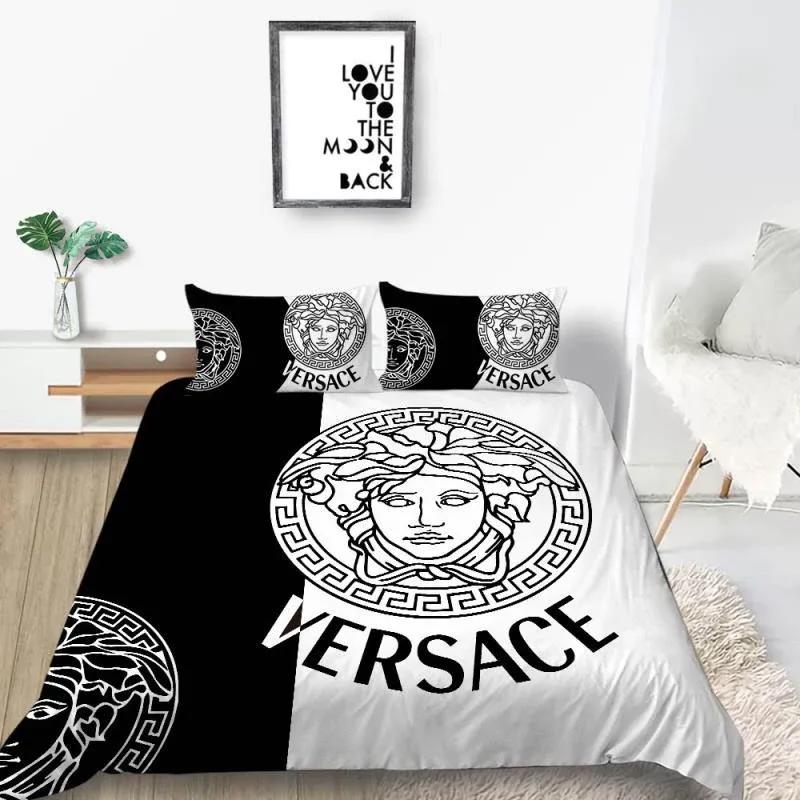 Gianni versace new logo hot luxury brand bedding sets bedspread duvet cover set, bedroom decor , thanksgiving decorations for home best luxury bed sets gift thankgivings and christmas Bedding Sets