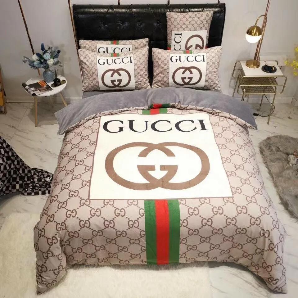 Gucci beige luxury brand high-end bedding sets, bedroom decor , thanksgiving decorations for home best luxury bed sets gift thankgivings and christmas Bedding Sets