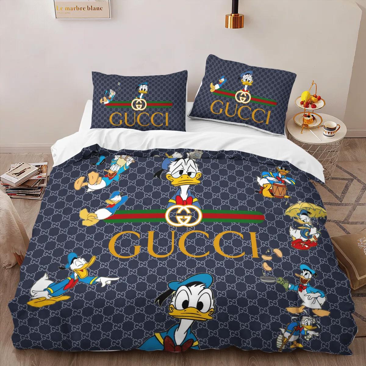 Gucci donald new fashion logo premium luxury brand high-end bedding sets lv, bedroom decor , thanksgiving decorations for home best luxury bed sets gift thankgivings and christmas Bedding Sets
