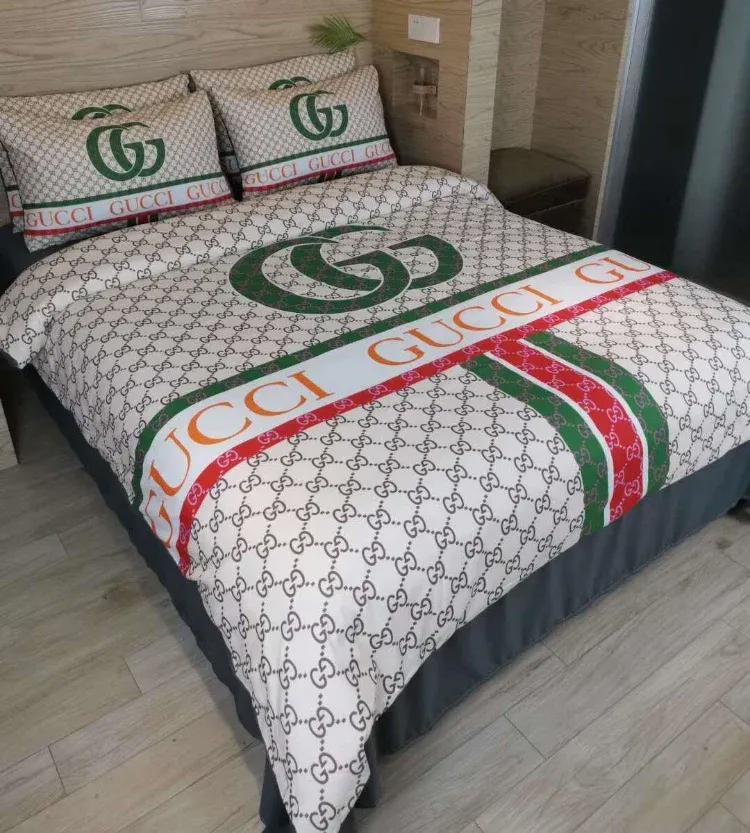 Gucci gc logo type 1062 Bedding Sets bedclothes home decor duvet bedspread premium fashion brand sheets covers bed linen blankets hyperbeast Bedroom luxury ideas