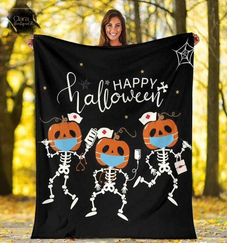Halloween decorations funny nurse halloween fleece blanket, mink sherpa blanket, nurse quilt, halloween blanket, halloween nurse quilt, nurse life blanket Quilt Blanket