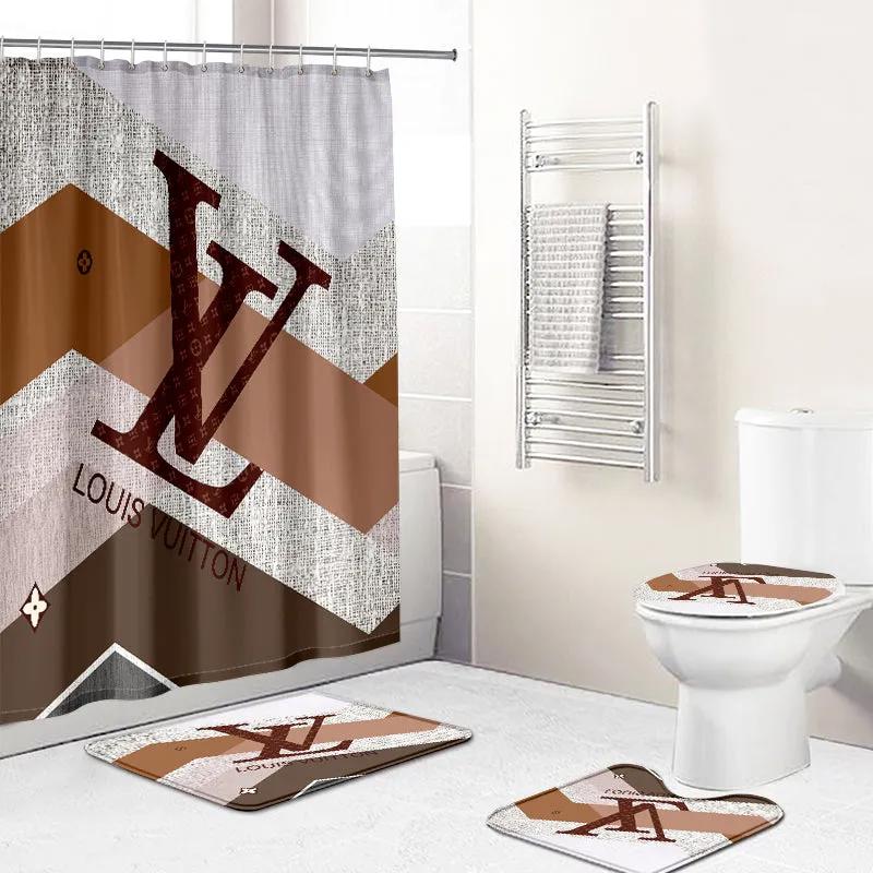 Louis vuitton lv logo type 437 Bathroom Accessory Sets Luxury Fashion Brand Pedestal Rug Home Decor Bathroom Sets Bath Mat Set Hypebeast Bathroom Waterproof Shower Curtain Toilet Cover