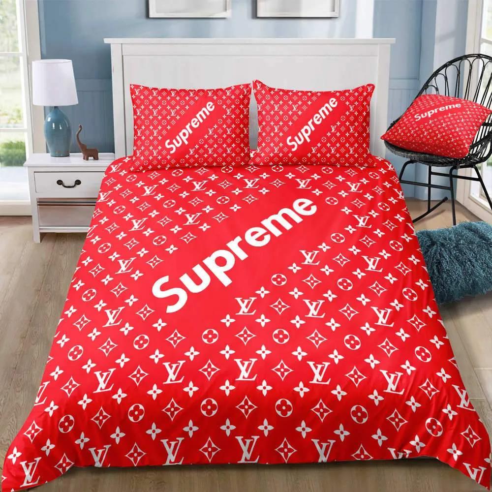 Louis vuitton supreme logo hot luxury brand bedding sets bedspread duvet cover set, bedroom decor , thanksgiving decorations for home best luxury bed sets gift thankgivings and christmas Bedding Sets