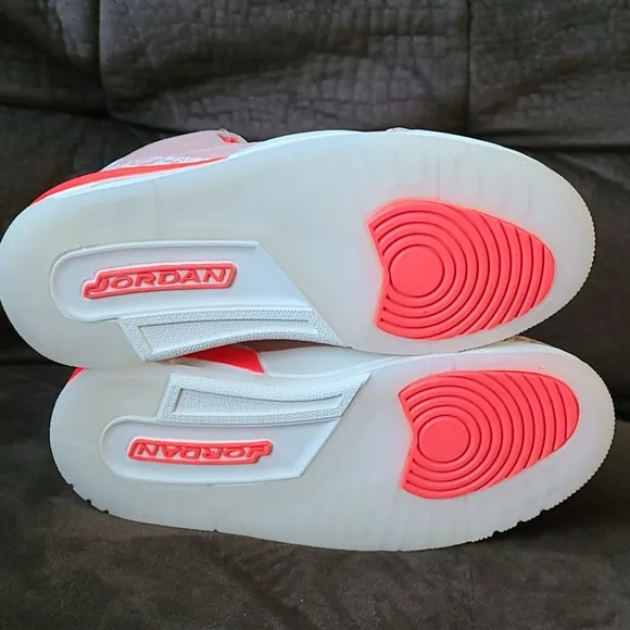 Air Jordan 3 'Rust Pink' - Pink and White Sneakers