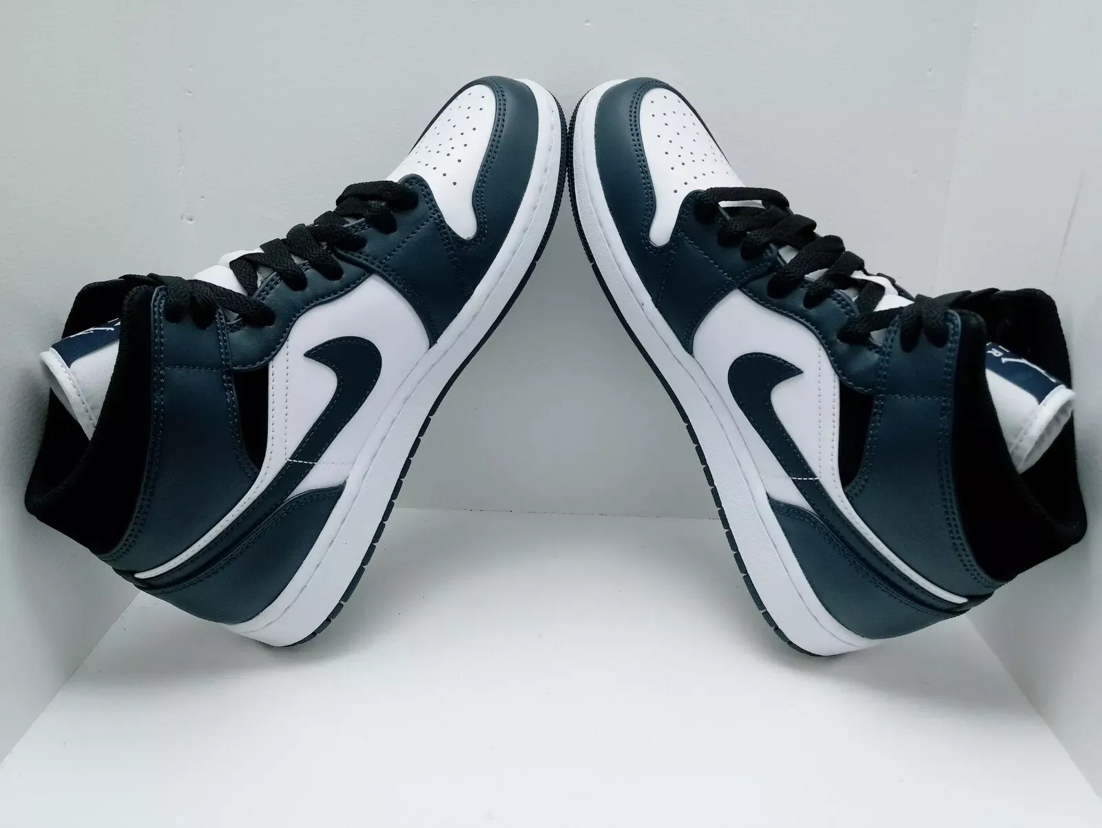 NIKE Air Jordan 1 Mid-Top - Navy Blue and White Sneakers