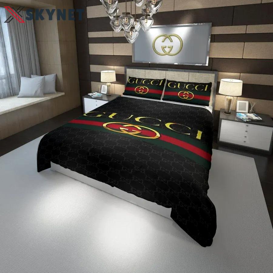 Gucci black stripe luxury brand high-end bedding sets, bedroom decor , thanksgiving decorations for home best luxury bed sets gift thankgivings and christmas Bedding Sets