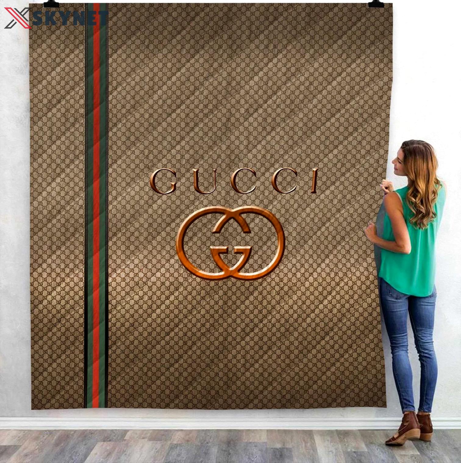 Gucci golden fashion luxury brand premium blanket fleece home decor 132 Blanket Fleece