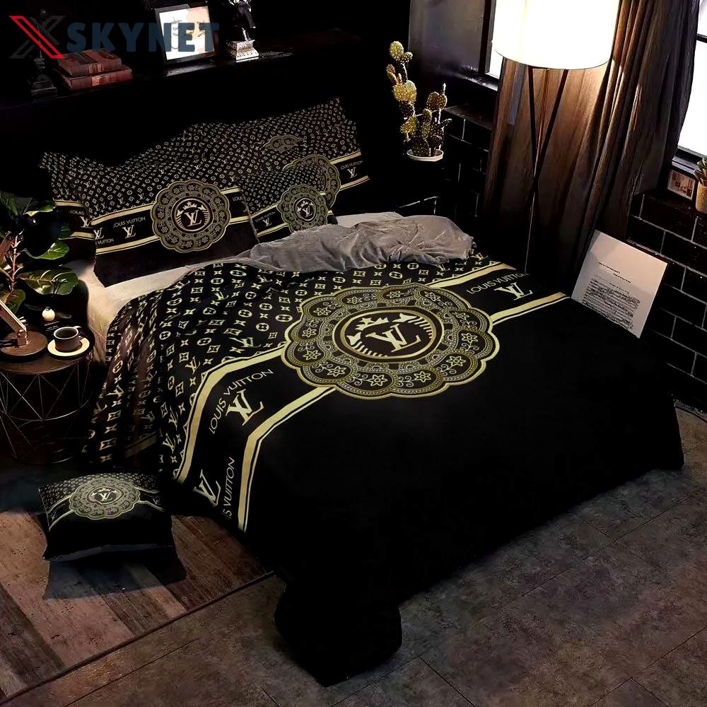 Louis vuitton black gold luxury brand high-end bedding sets lv, bedroom decor , thanksgiving decorations for home best luxury bed sets gift thankgivings and christmas Bedding Sets