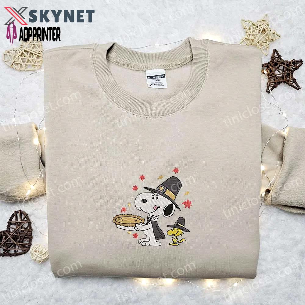 Thanksgiving snoopy embroidered t-shirt: best peanuts cartoon gift idea Embroidered Shirt