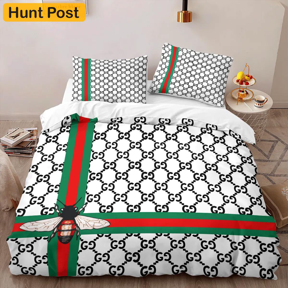 Gucci bee limited luxury brand high-end bedding sets, bedroom decor , thanksgiving decorations for home best luxury bed sets gift thankgivings and christmas Bedding Sets