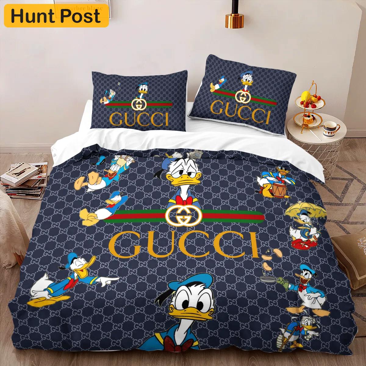 Gucci donald new fashion logo premium luxury brand high-end bedding sets lv, bedroom decor , thanksgiving decorations for home best luxury bed sets gift thankgivings and christmas Bedding Sets