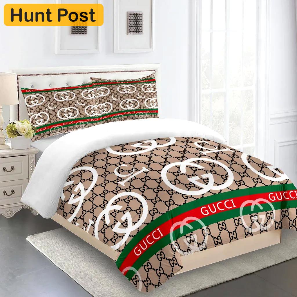 Gucci fashion logo limited luxury brand bedding sets, bedroom decor , thanksgiving decorations for home 12 best luxury bed sets gift thankgivings and christmas Bedding Sets