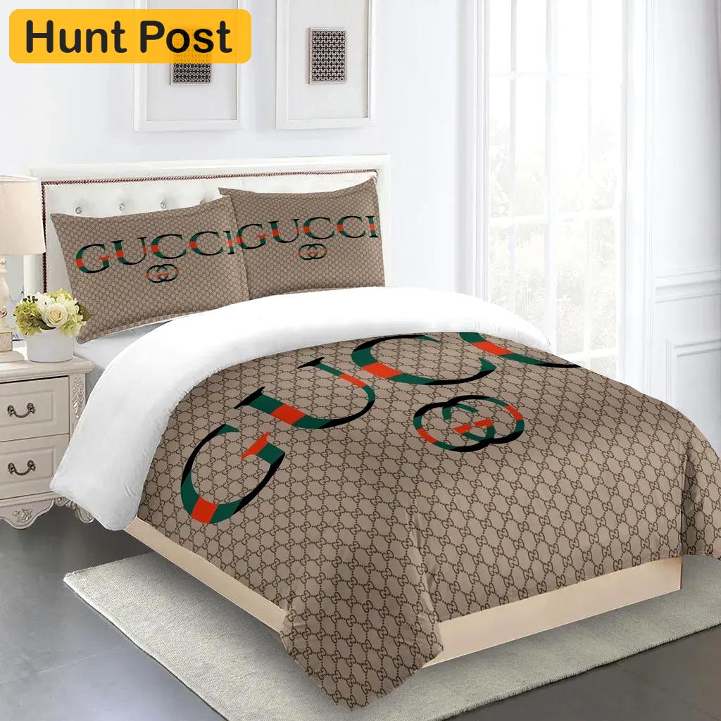 Gucci fashion logo limited luxury brand bedding sets, bedroom decor , thanksgiving decorations for home 28 best luxury bed sets gift thankgivings and christmas Bedding Sets