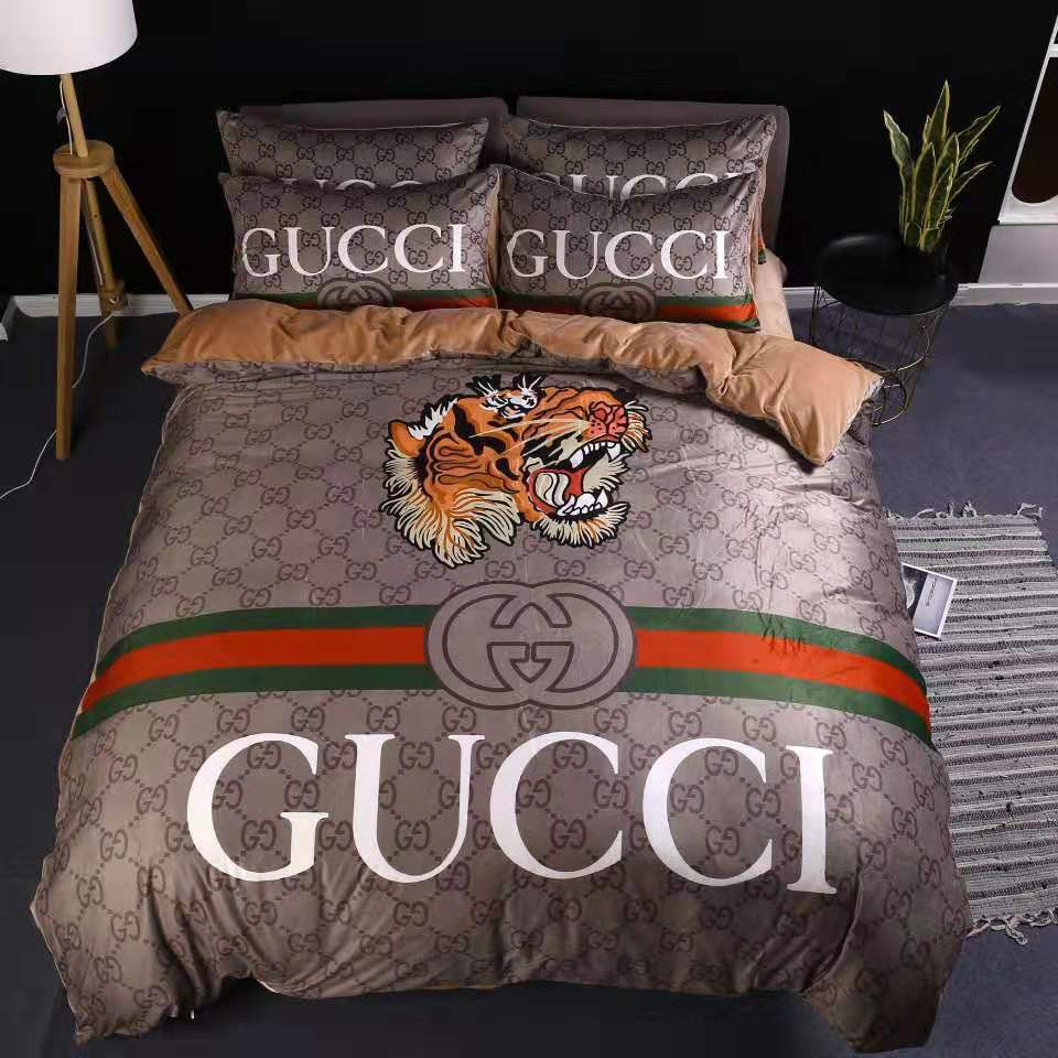 Gucci tiger logo type 1370 Bedding Sets home decor premium fashion brand hyperbeast Bedroom duvet sheets bedspread covers luxury ideas bedclothes bed linen blankets
