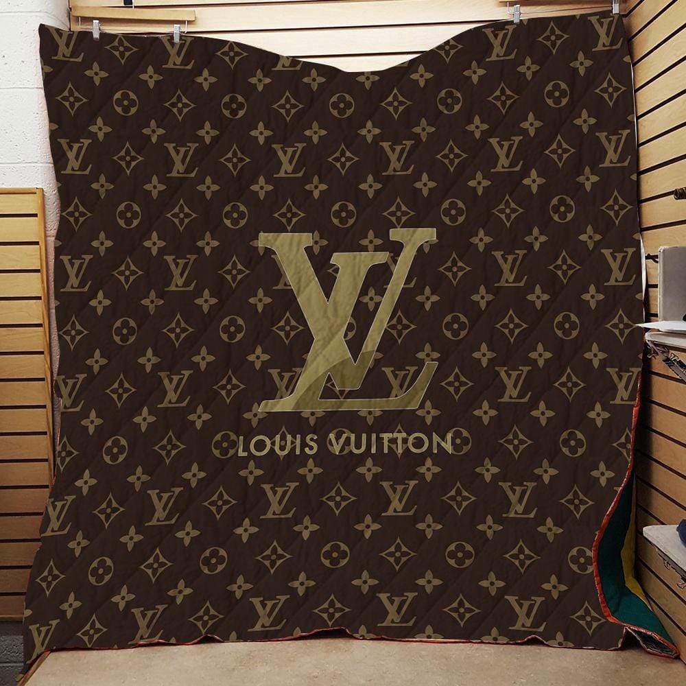 Louis vuitton brown golden logo quilt blanket fleece home decor 235 Blanket Fleece