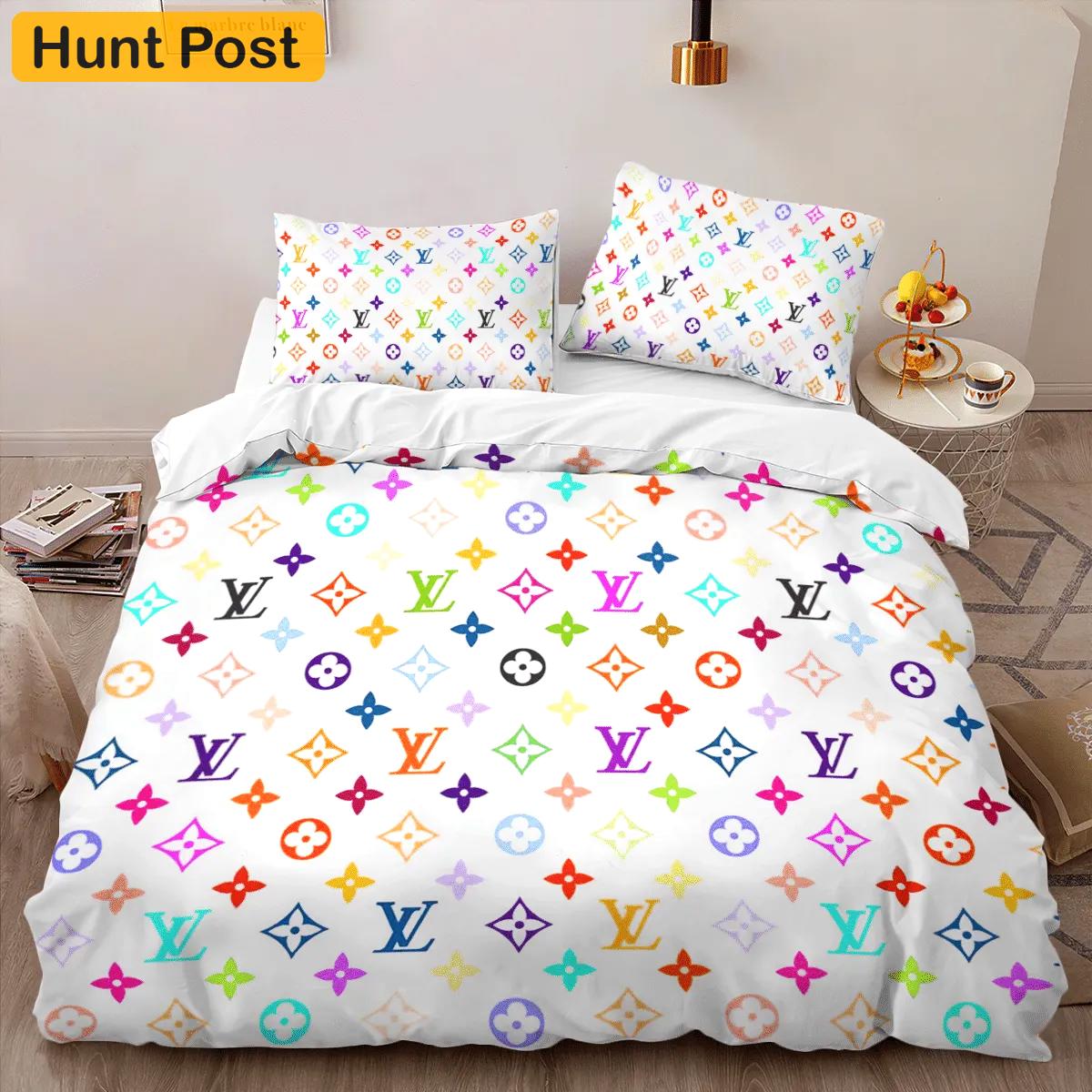 Louis vuitton colorful limited edition luxury brand bedding sets bedspread duvet cover set, bedroom decor , thanksgiving decorations for home best luxury bed sets gift thankgivings and christmas Bedding Sets