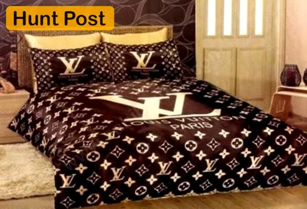 Louis vuitton fashion logo limited luxury brand bedding sets, bedroom decor , thanksgiving decorations for home 09 black best luxury bed sets gift thankgivings and christmas Bedding Sets