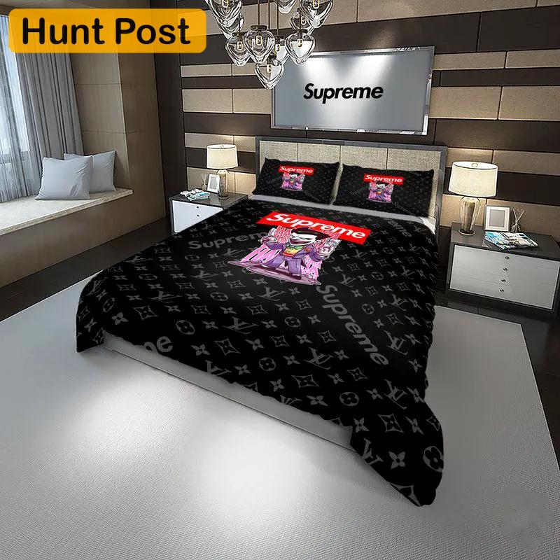 Lv supreme joker luxury brand bedding sets bedspread duvet cover set, bedroom decor , thanksgiving decorations for home best luxury bed sets gift thankgivings and christmas Bedding Sets