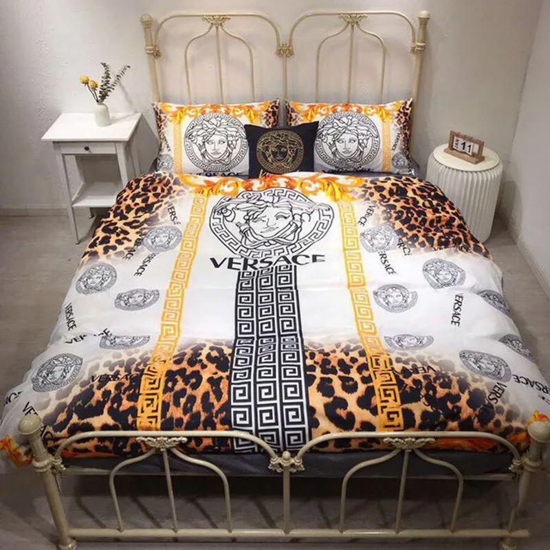 Versace leopard logo type 1038 Bedding Sets bed linen premium fashion brand bedclothes blankets bedspread luxury ideas duvet sheets covers hyperbeast Bedroom home decor