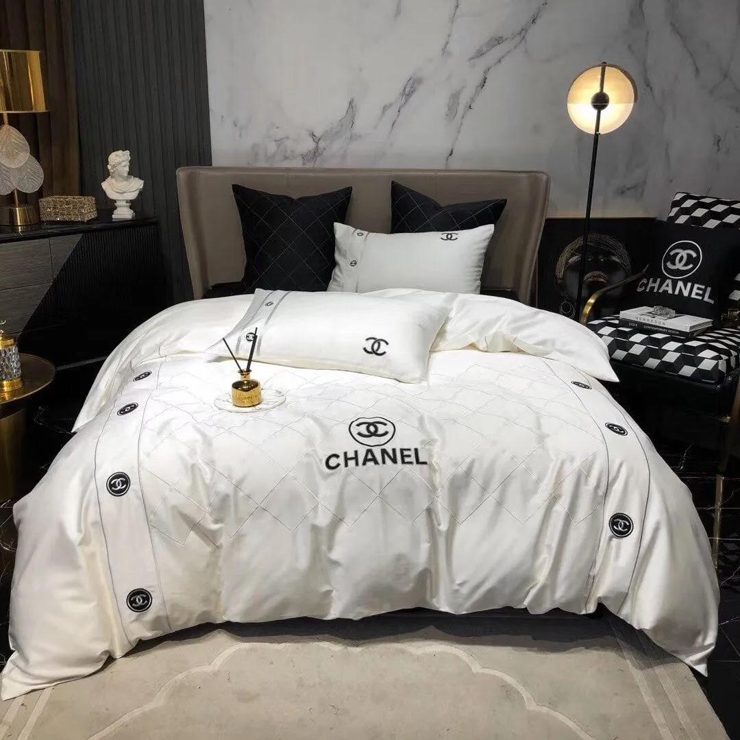 Chanel white luxury brand high-end bedding sets, bedroom decor , thanksgiving decorations for home best luxury bed sets gift thankgivings and christmas Bedding Sets