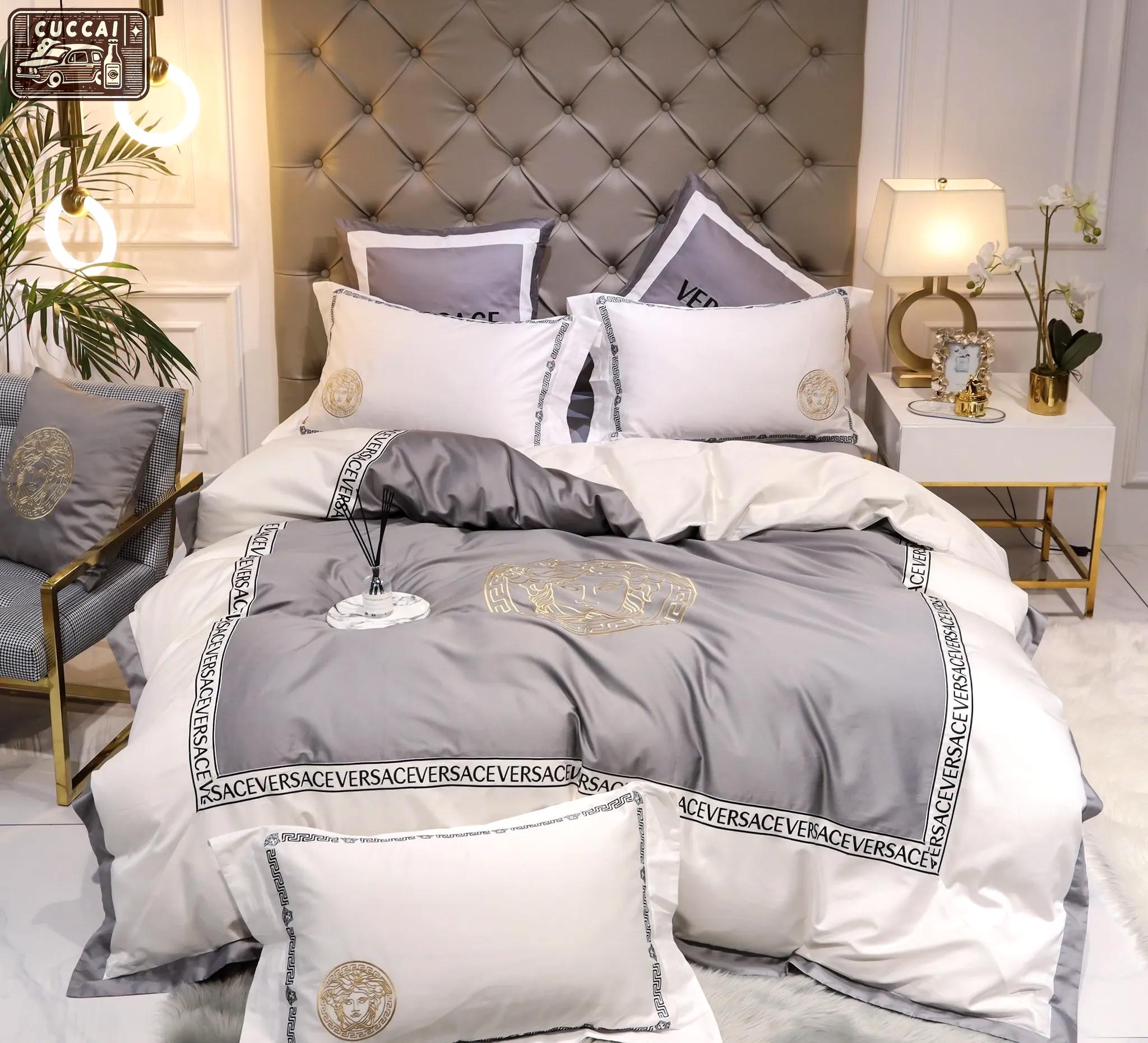 Gianni versace white luxury brand high-end bedding sets, bedroom decor , thanksgiving decorations for home best luxury bed sets gift thankgivings and christmas Bedding Sets