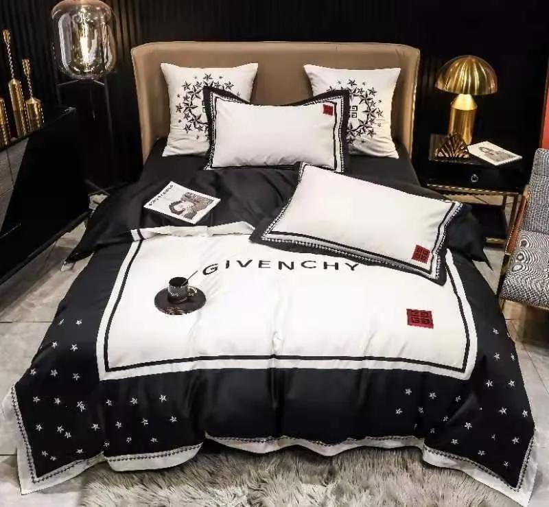 Givenchy luxury brand high-end bedding sets, bedroom decor , thanksgiving decorations for home best luxury bed sets gift thankgivings and christmas Bedding Sets