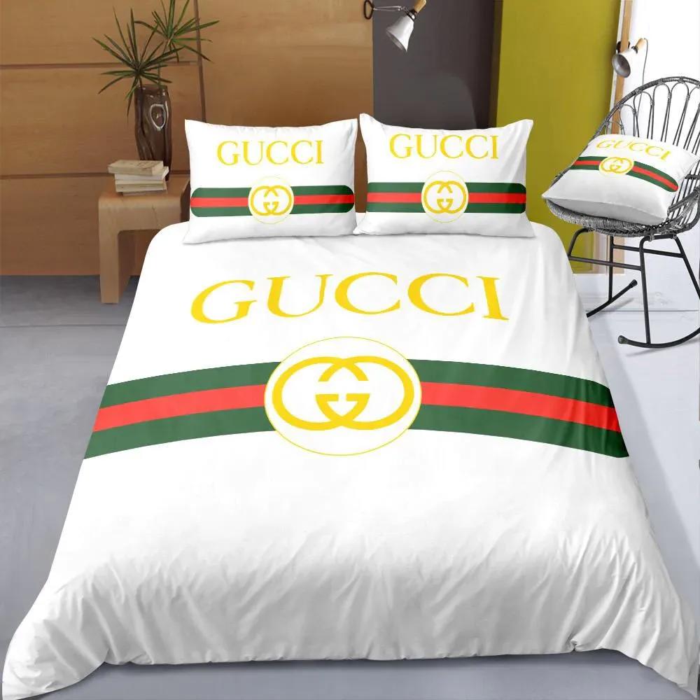 Gucci new hot logo luxury brand bedding sets bedspread duvet cover set, bedroom decor , thanksgiving decorations for home best luxury bed sets gift thankgivings and christmas Bedding Sets