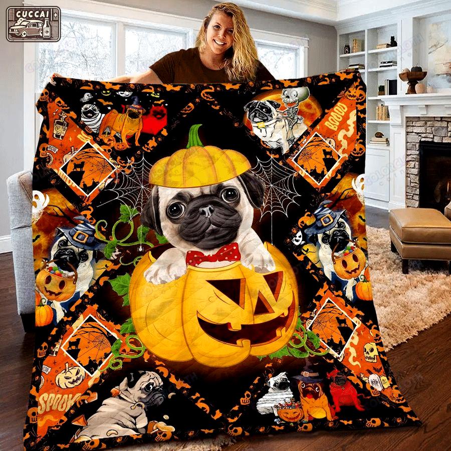 Halloween decorations love pug halloween quilt blanket tv056466 Quilt Blanket
