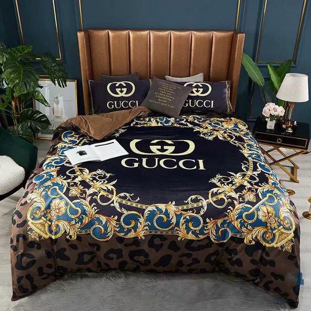 Gucci leopard luxury brand bedding sets bedspread duvet cover set, bedroom decor , thanksgiving decorations for home  best luxury bed sets gift thankgivings and christmas Bedding Sets