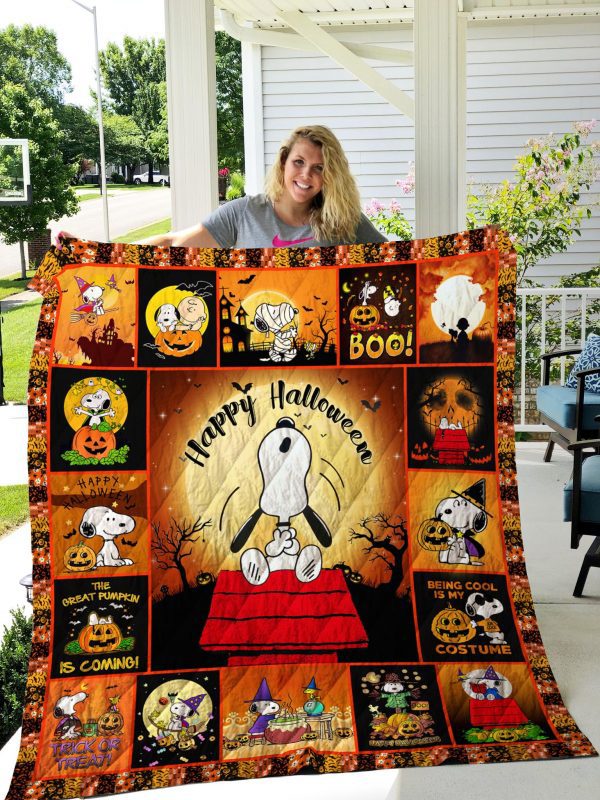 Halloween decorations snoopy halloween quilt blanket ver 2 Quilt Blanket