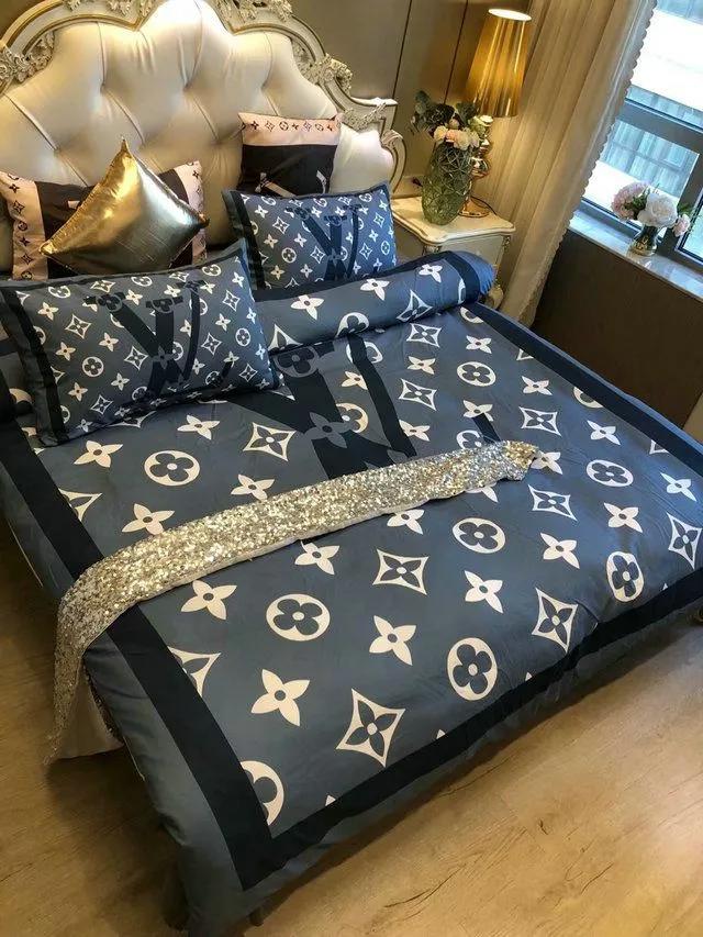 Louis vuitton blue and black logo brand bedding set bedspread duvet cover set home decor Bedding Sets