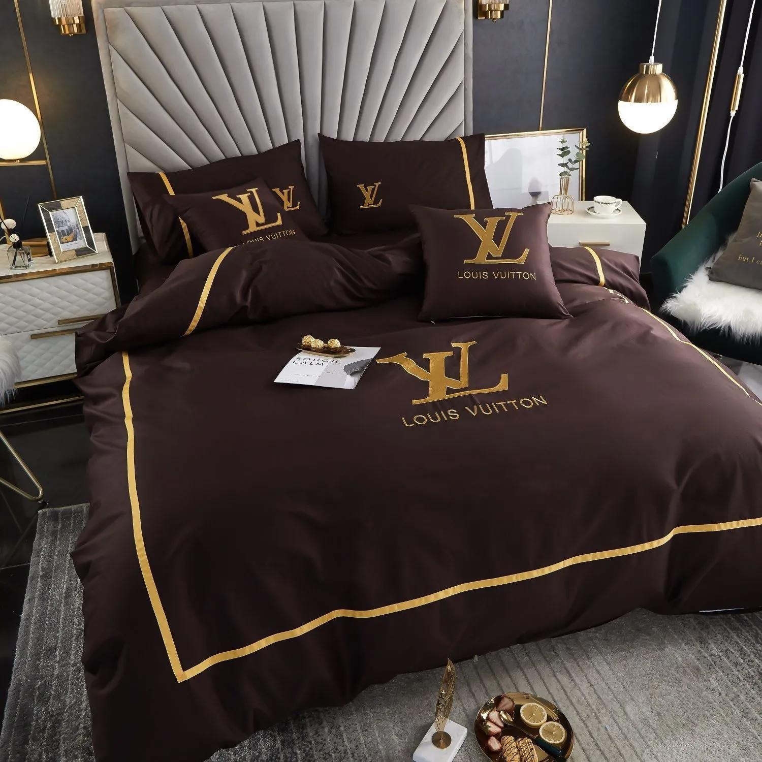 Louis vuitton brown and golden logo brand bedding sets bedspread duvet cover set, bedroom decor , thanksgiving decorations for home Bedding Sets